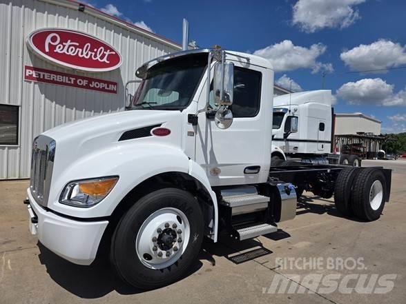 Peterbilt 536 Autocabinati