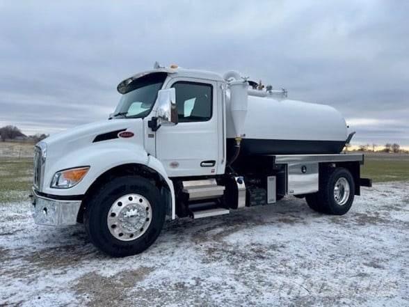 Peterbilt 536 Cisterna