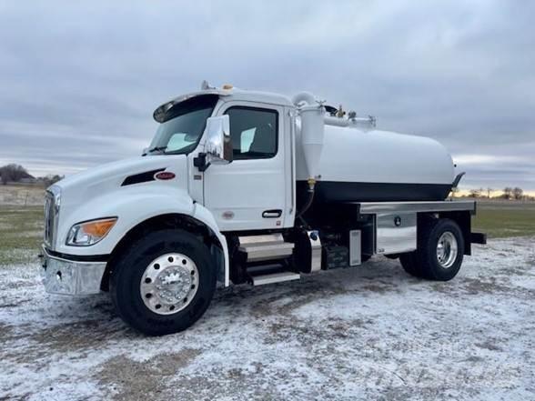 Peterbilt 536 Cisterna