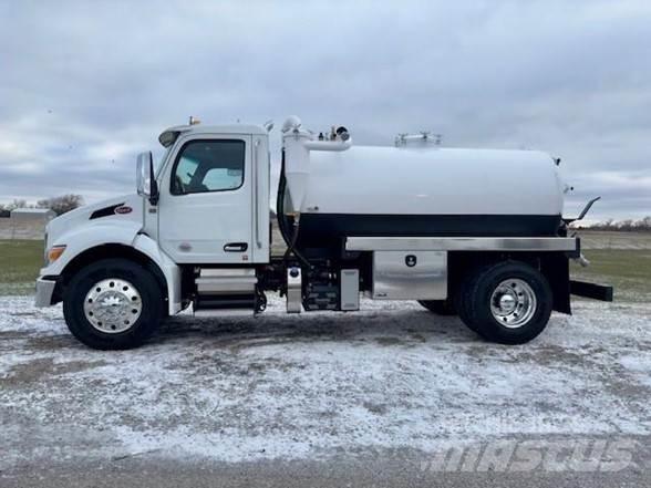 Peterbilt 536 Cisterna