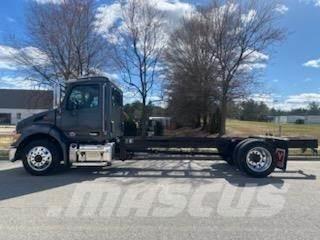 Peterbilt 536 Autocabinati