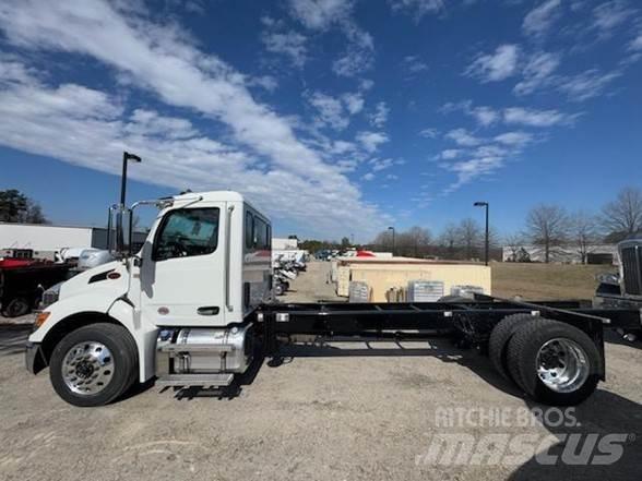 Peterbilt 536 Autocabinati