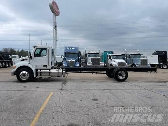 Peterbilt 536 Autocabinati