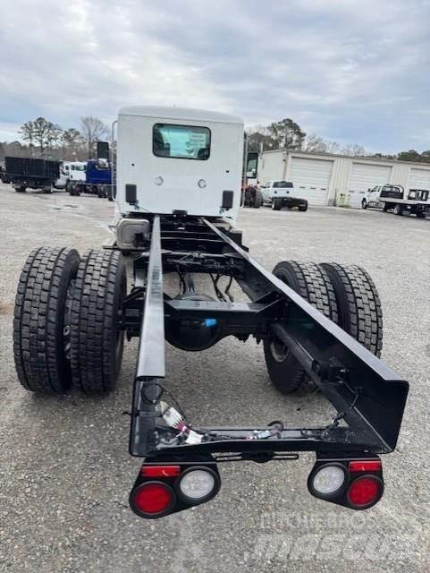 Peterbilt 537 Autocabinati