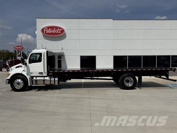Peterbilt 537 Camion con sponde ribaltabili