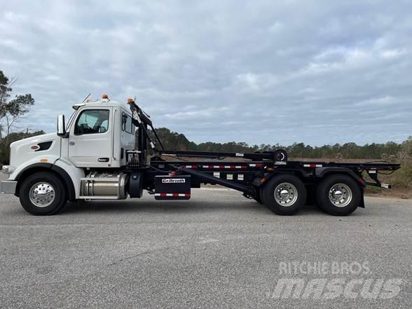 Peterbilt 567 Camion dei rifiuti