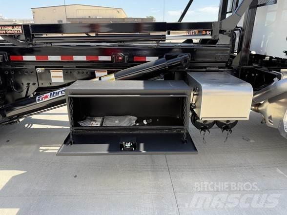 Peterbilt 567 Autocabinati
