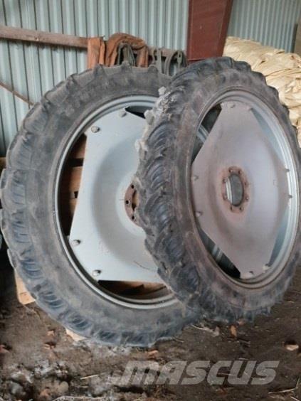  - - - 270/95R48 Pneumatici, ruote e cerchioni