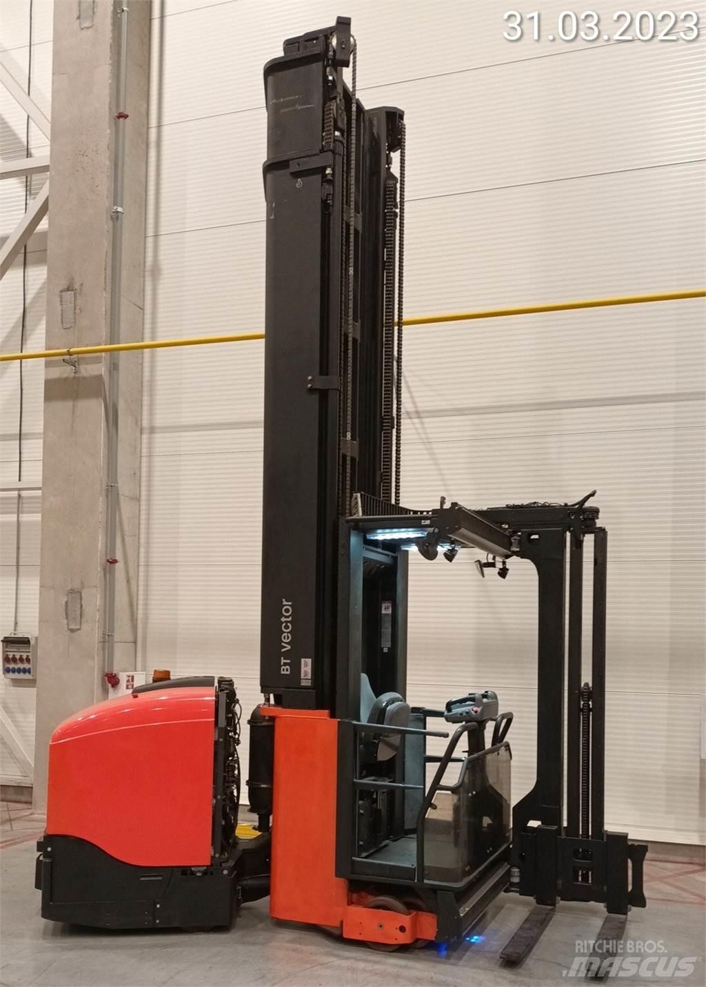 BT VCE150A Elevatore passaggio stretto