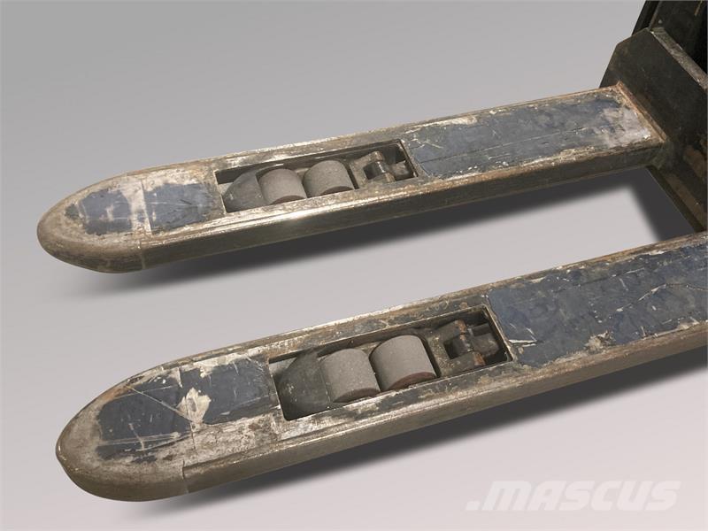 BT SWE120L Transpallet uomo a terra