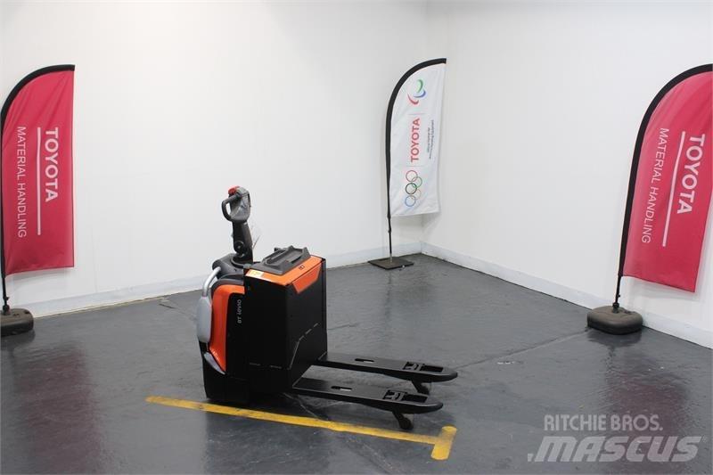 BT LPE200 Carrelli elevatori bassi a piattaforma