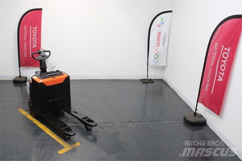 BT LPE200 Carrelli elevatori bassi a piattaforma