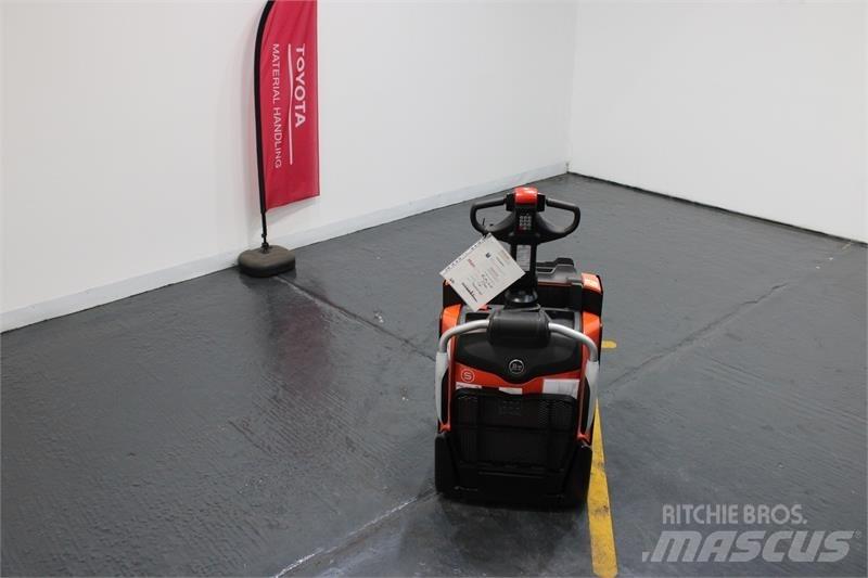 BT LPE200 Carrelli elevatori bassi a piattaforma