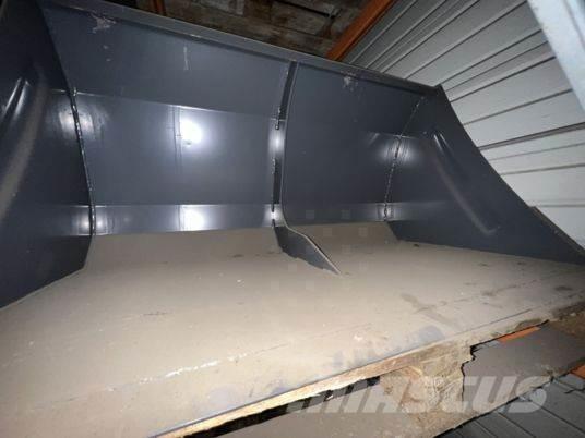  Godet universel Benne