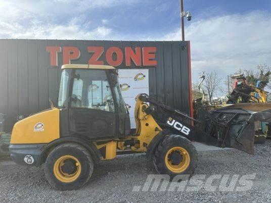 JCB 406 à 23500 € HT Pale gommate