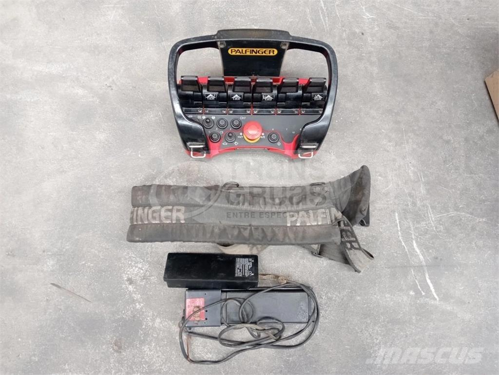Palfinger PK 23500 Gru da carico