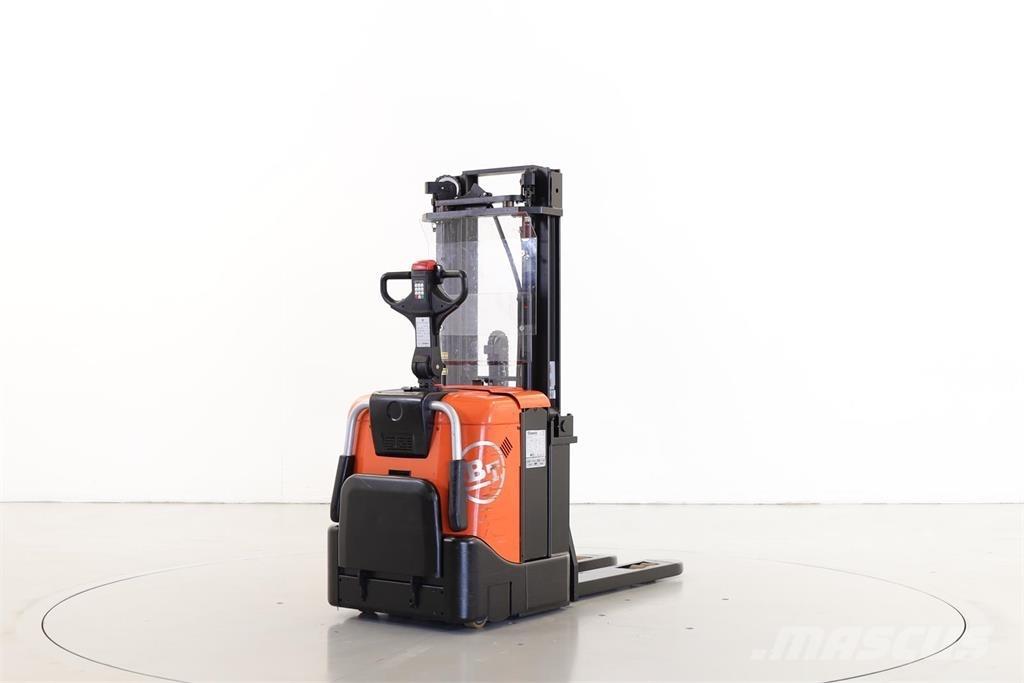 BT SPE125 Transpallet uomo a terra