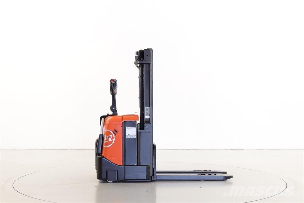 BT SPE125 Transpallet uomo a terra
