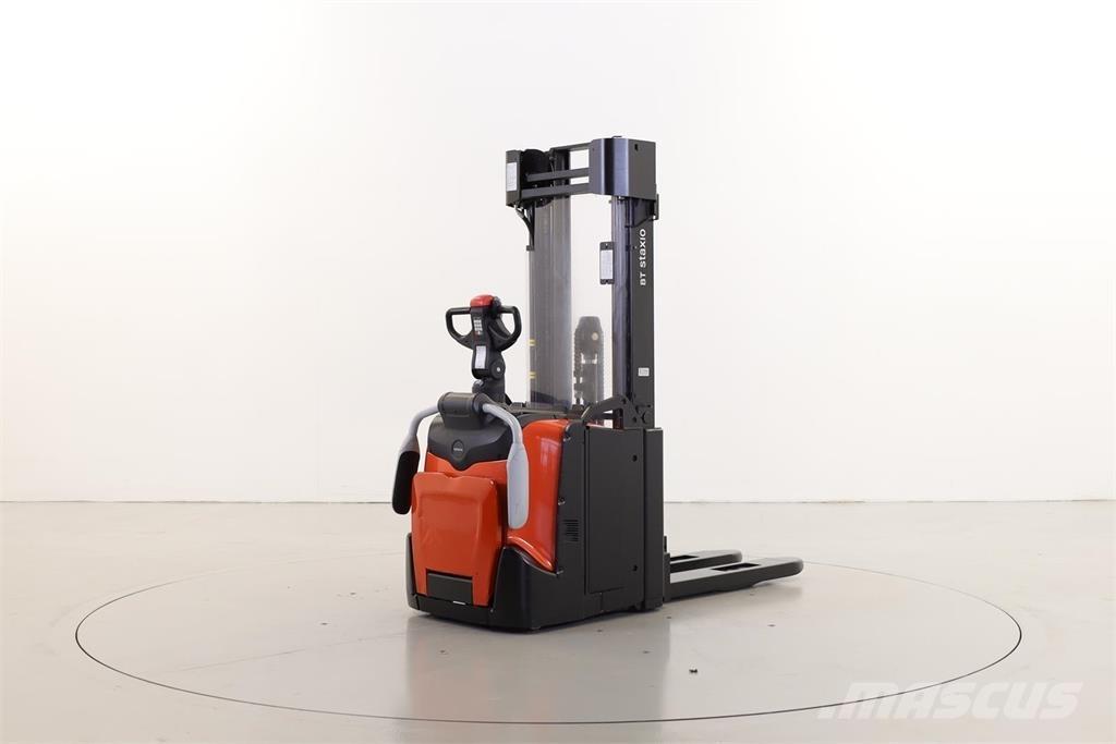BT SPE140 L Transpallet uomo a terra