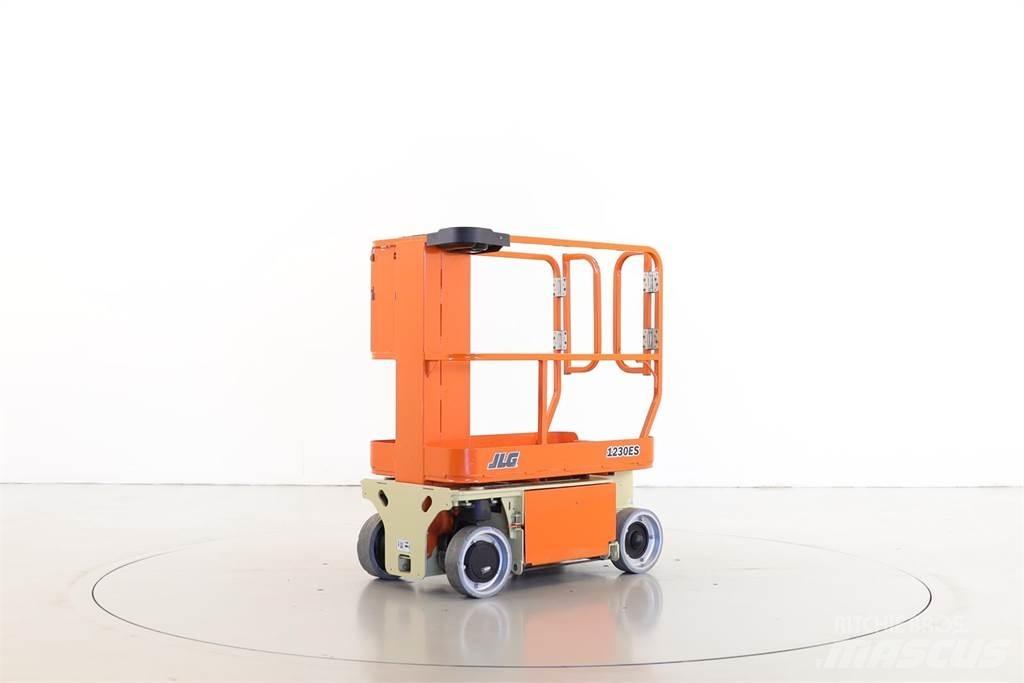 JLG 1230ES Sollevatori verticali