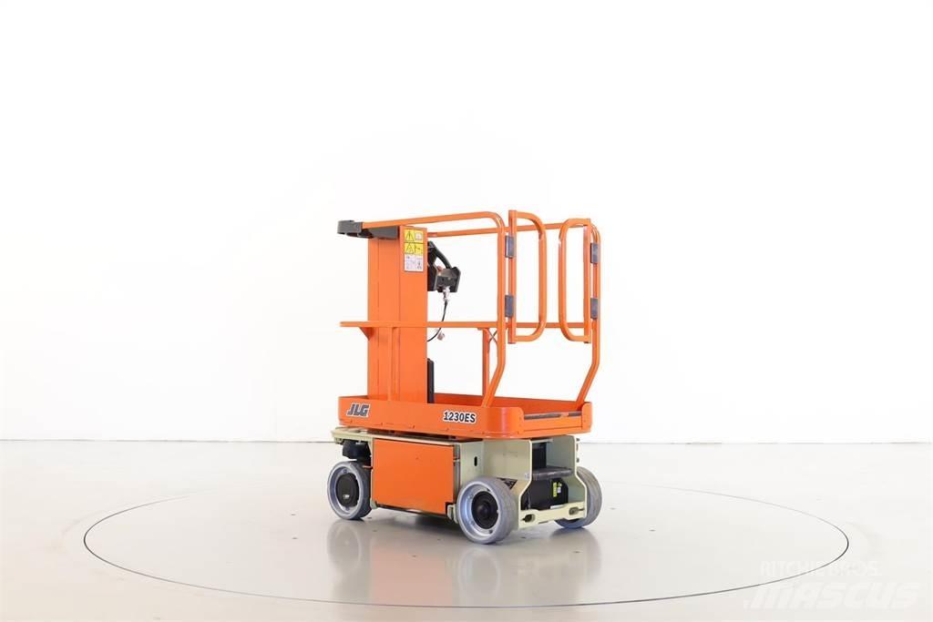 JLG 1230ES Sollevatori verticali