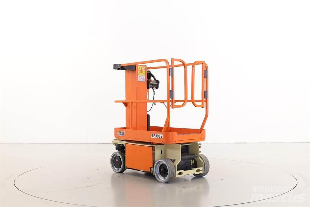 JLG 1230ES Sollevatori verticali