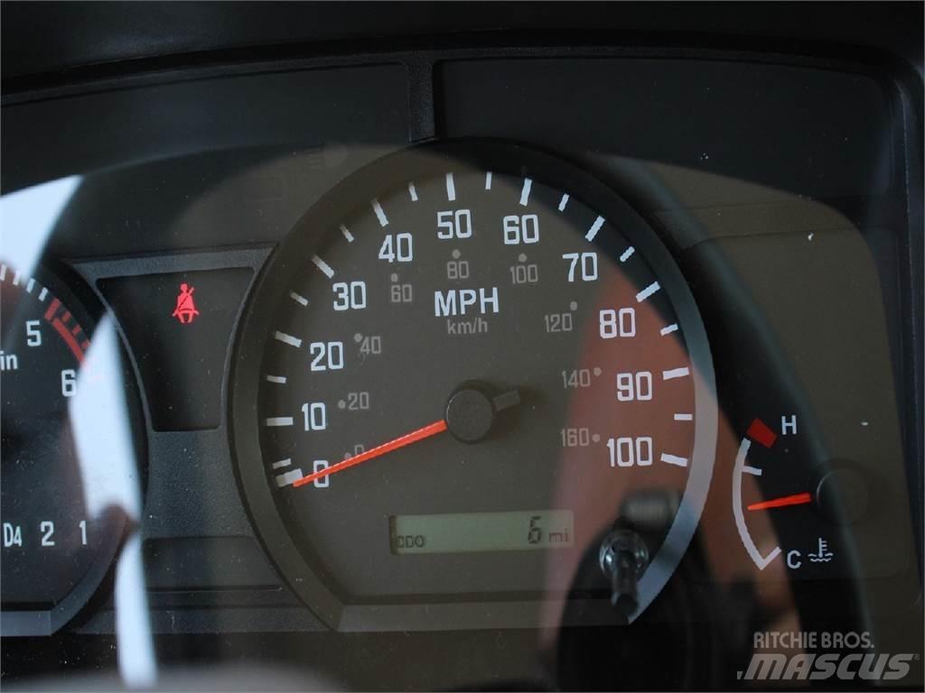Isuzu NPR-HD Camion con sponde ribaltabili