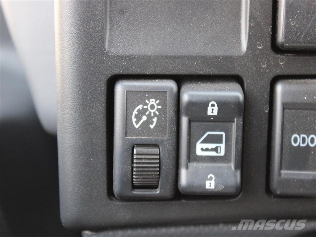 Isuzu NPR-HD Camion portacontainer