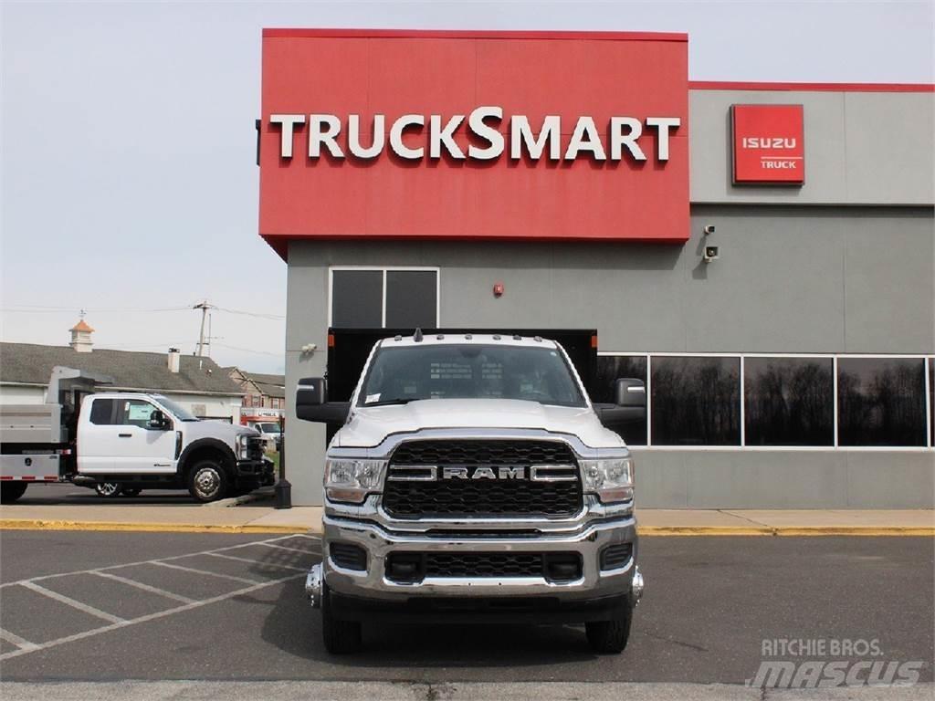 RAM 3500 Camion con sponde ribaltabili