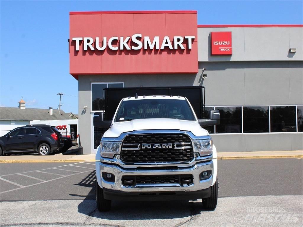 RAM 5500 Camion con sponde ribaltabili