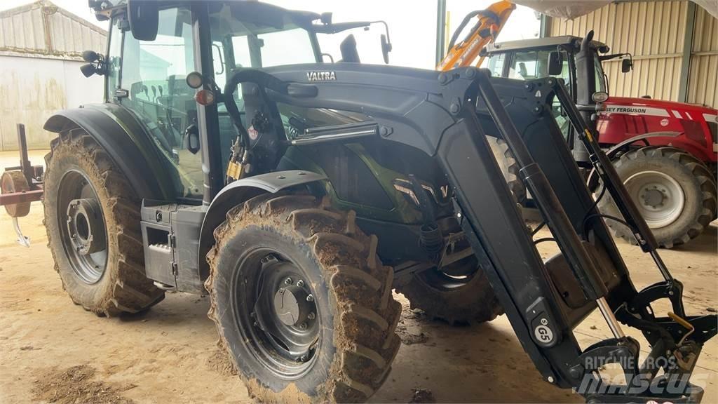 Valtra G135A Trattori