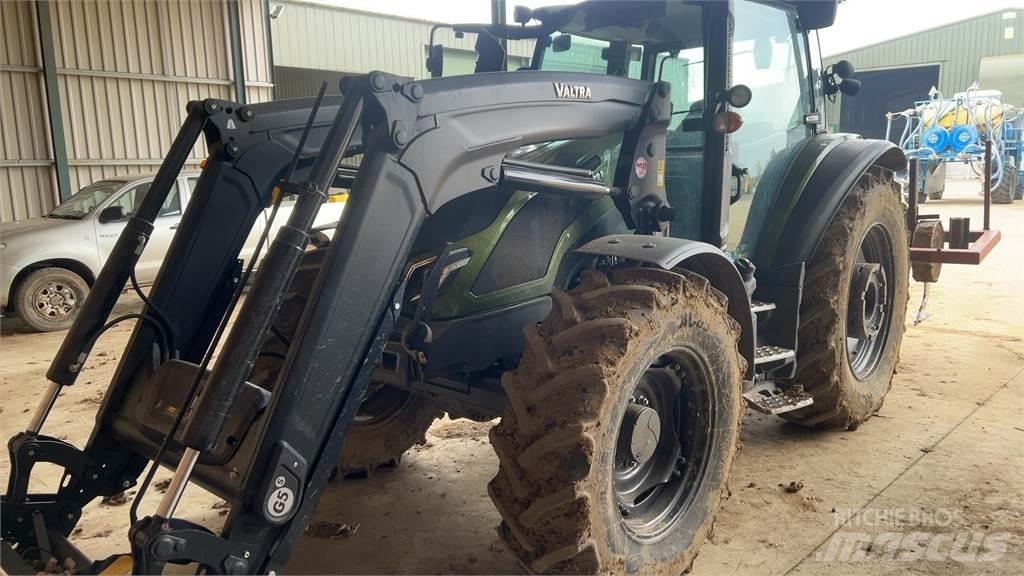 Valtra G135A Trattori