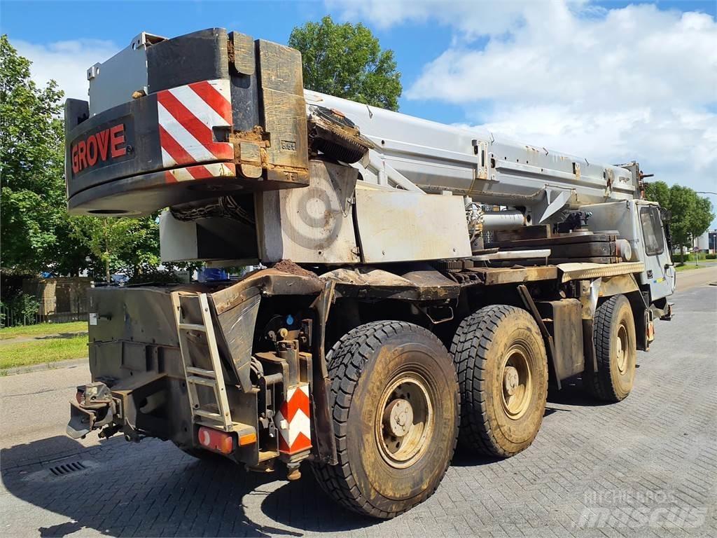 Grove GMK 3055 Gru per tutti i terreni