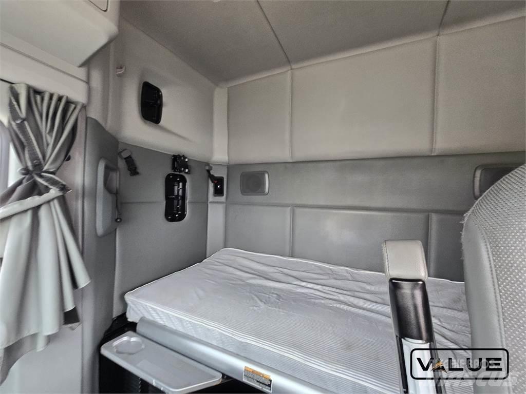 Kenworth T680 Motrici e Trattori Stradali