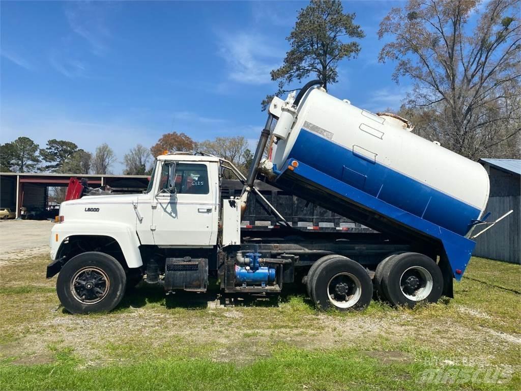 Ford L8000 Costruzioni - Altro