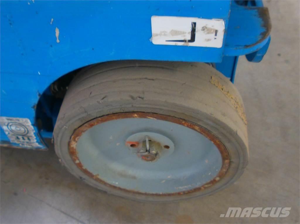 Genie GRC12 Sollevatori verticali
