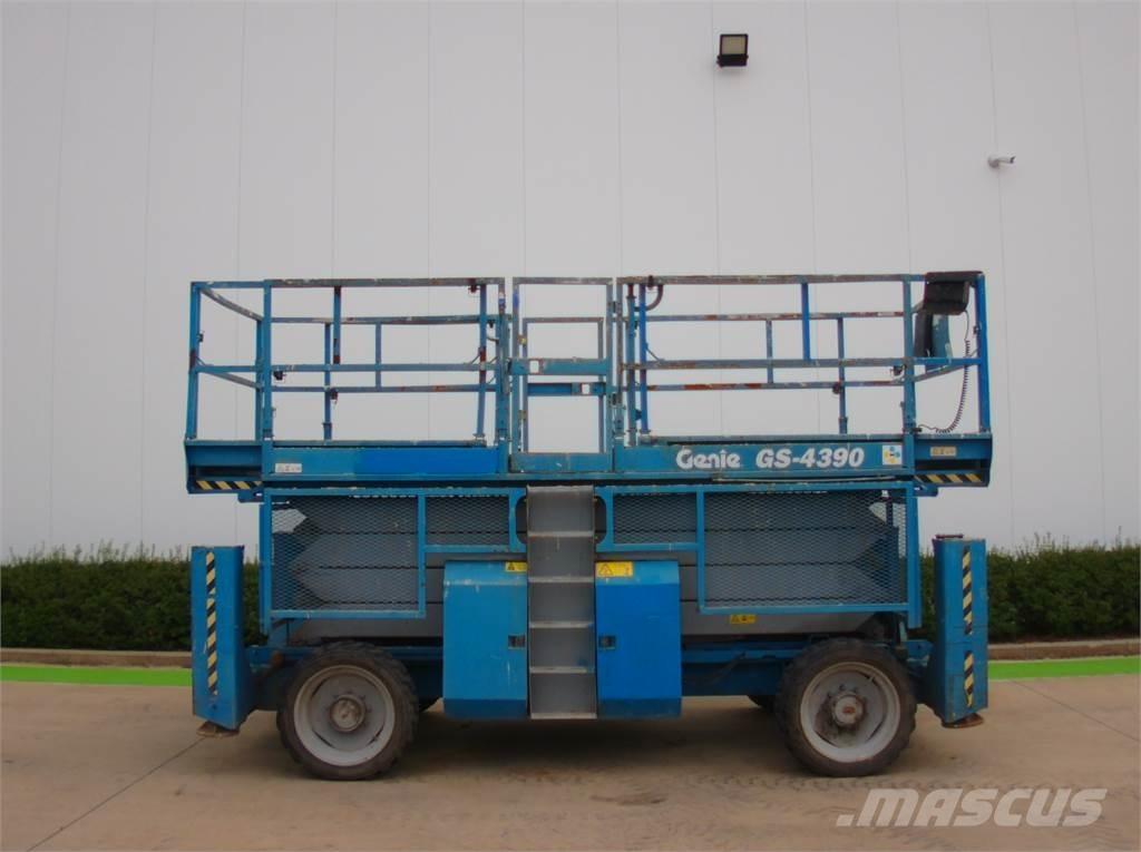 Genie GS4390RT Piattaforme a pantografo