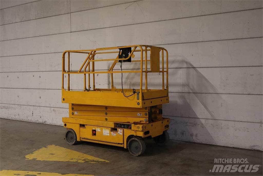 Haulotte Compact 10 Piattaforme a pantografo