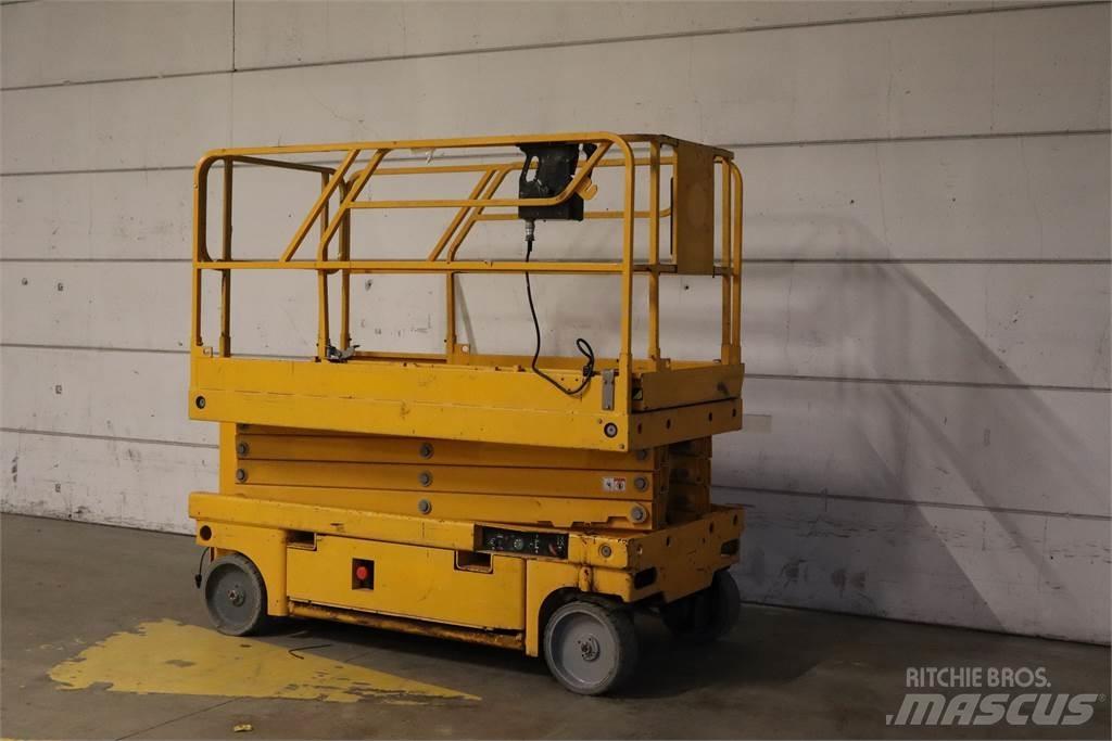 Haulotte Compact 10 Piattaforme a pantografo