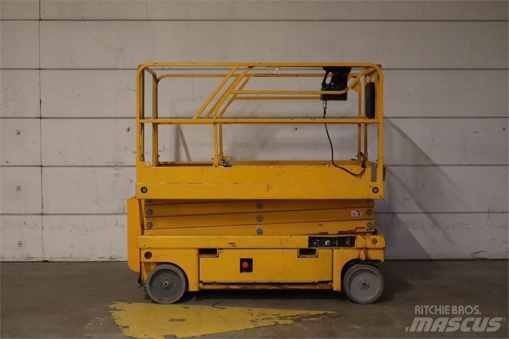 Haulotte Compact 10 Piattaforme a pantografo