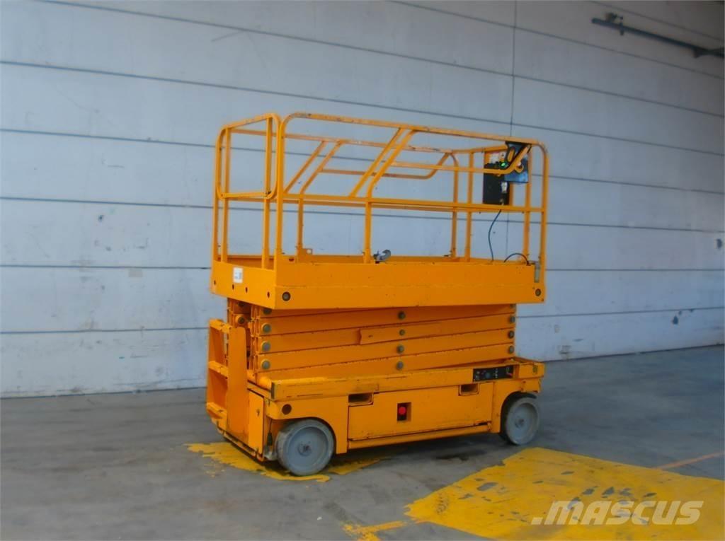 Haulotte Compact 12 Piattaforme a pantografo
