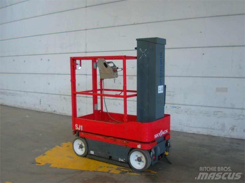 SkyJack SJ16 Sollevatori verticali