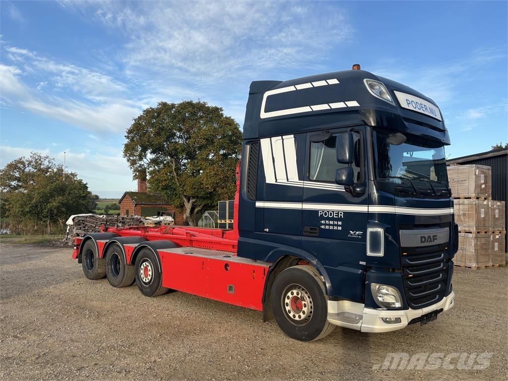 DAF XF 510 FAK 8X2 Camion con gancio di sollevamento