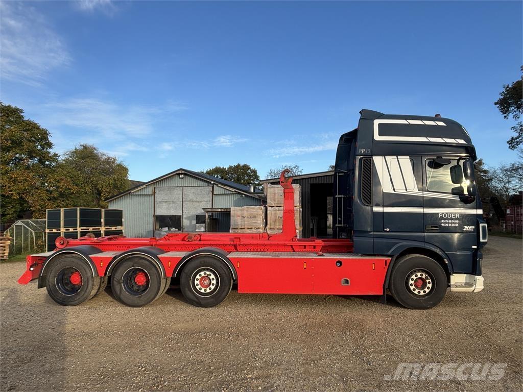 DAF XF 510 FAK 8X2 Camion con gancio di sollevamento