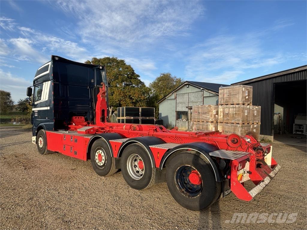 DAF XF 510 FAK 8X2 Camion con gancio di sollevamento