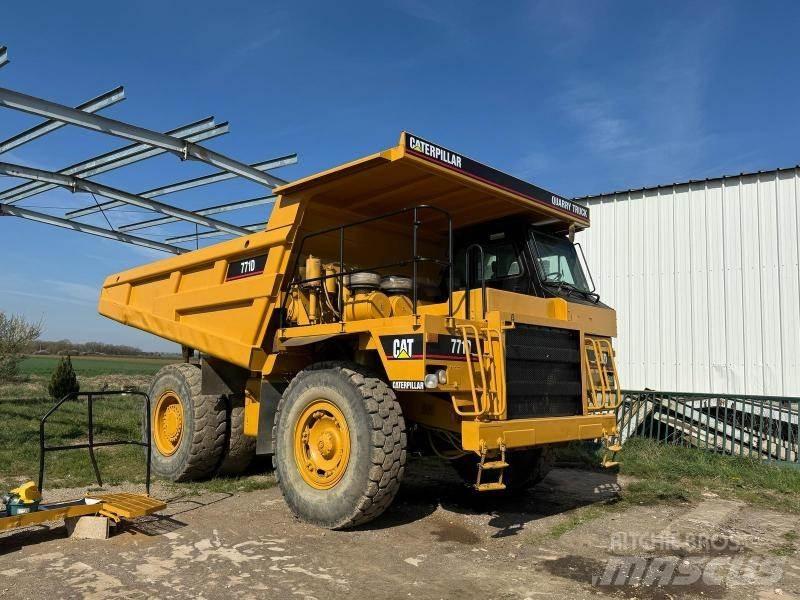CAT 771D Dumper a telaio rigido
