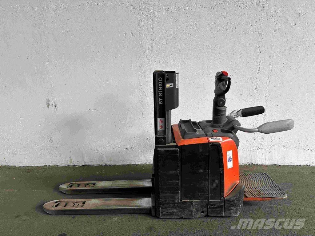 Toyota SPE 200 DN Transpallet uomo a terra