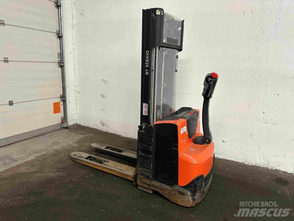 Toyota SWE 120 Transpallet uomo a terra