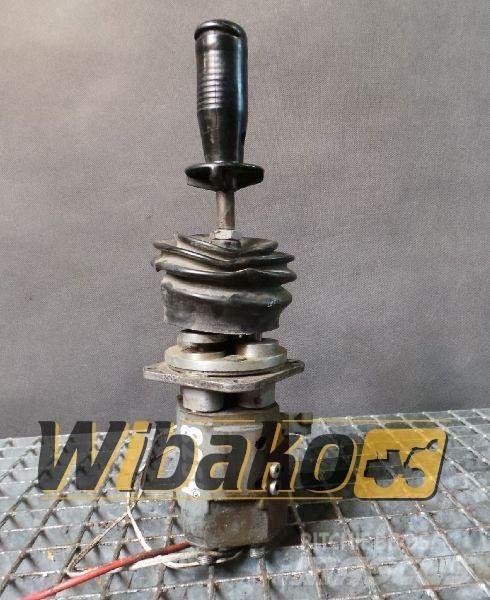 O&K Joystick O&K L45 Componenti idrauliche