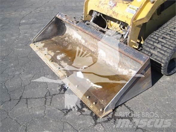 CAT 279D3 Mini Pale Gommate